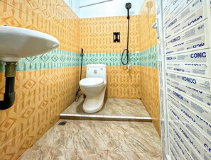 Phòng Tiêu chuẩn | Phòng tắm | Buồng tắm vòi sen, vòi sen phun mưa, đồ dùng nhà tắm miễn phí 