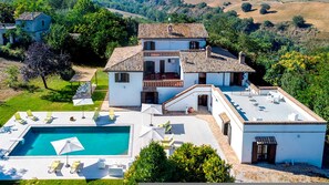 Villa | 7 bedrooms - Villa Ardente 12 1 Emma Villas (Bellante)