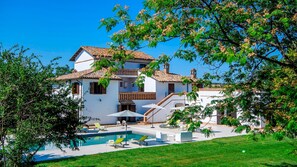 Villa | 7 bedrooms - Villa Ardente 12 1 Emma Villas (Bellante)
