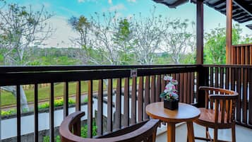 Comfort villa | Uitzicht vanaf balkon