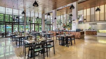 Daily buffet breakfast for a fee