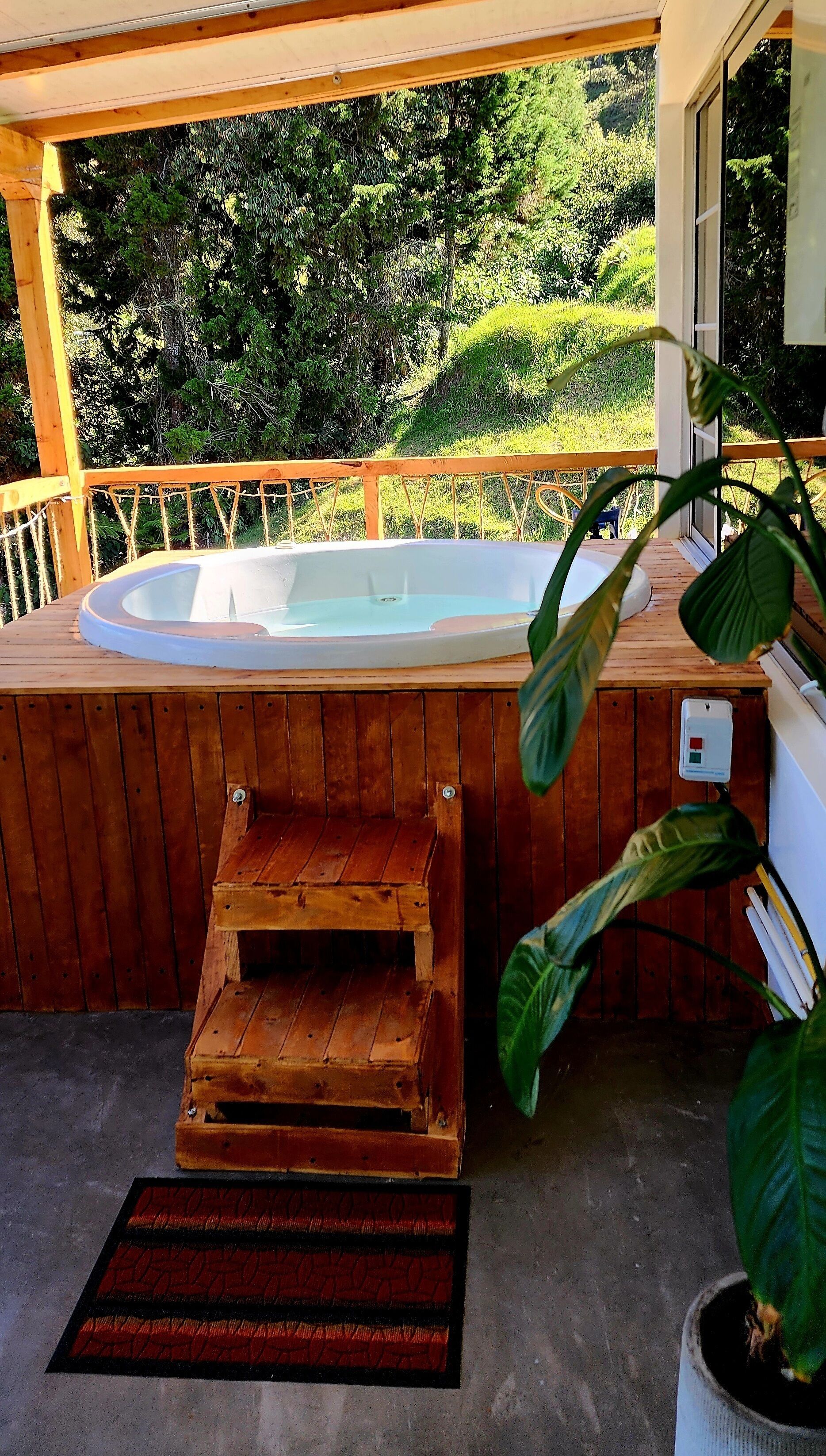 Outdoor spa tub