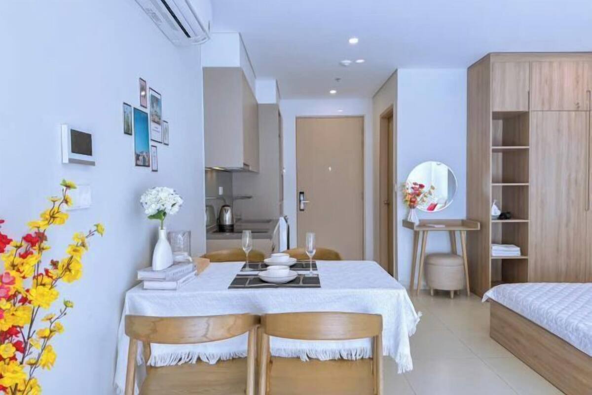 1 bedroom, premium bedding, memory foam beds, individually decorated