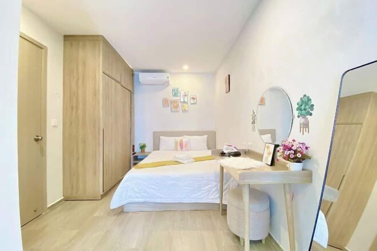 1 bedroom, premium bedding, memory foam beds, individually decorated