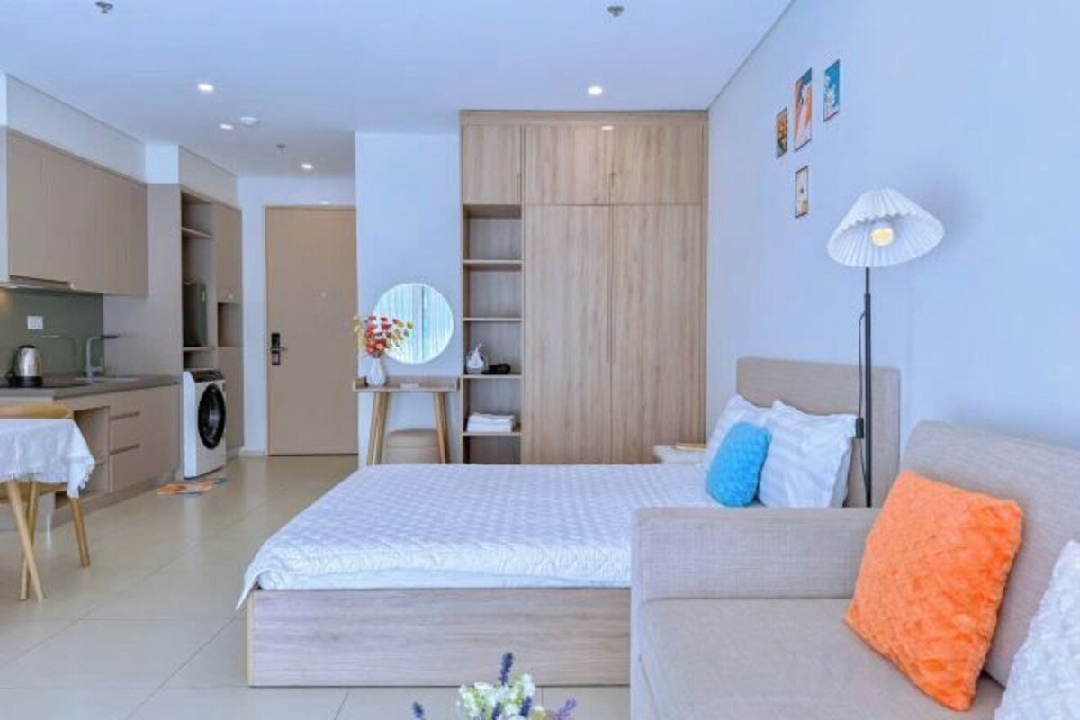 Ropa de cama de alta calidad, colchones viscoelásticos, escritorio