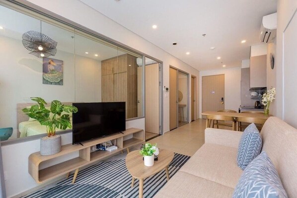 Deluxe Apartment | Peralatan tempat tidur premium, busa memori, dihias secara berasingan 