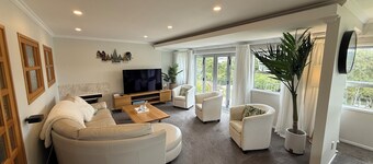 Waiake Beach Apartments