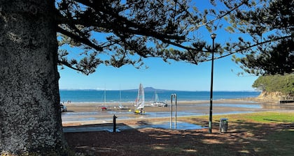 Waiake Beach Apartments
