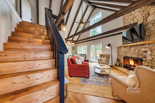 Cheerful Chalet w/Hot Tub, Views, & Rock Fireplace
