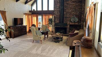Smart TV, fireplace, video games, DVD player