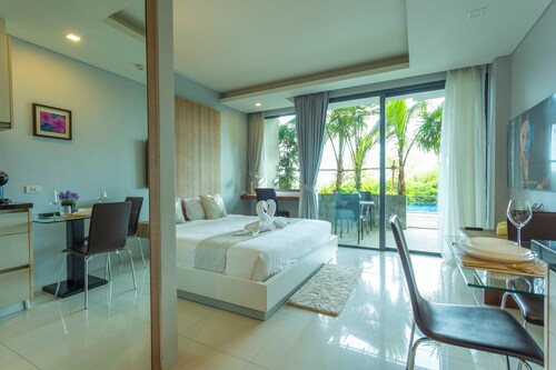 Luxury Everything Walking Distance c112