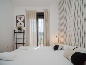 1 bedroom, iron/ironing board, Internet, bed sheets - Sibs Sanlucar Fariñas 11 (Sanlucar de Barrameda)