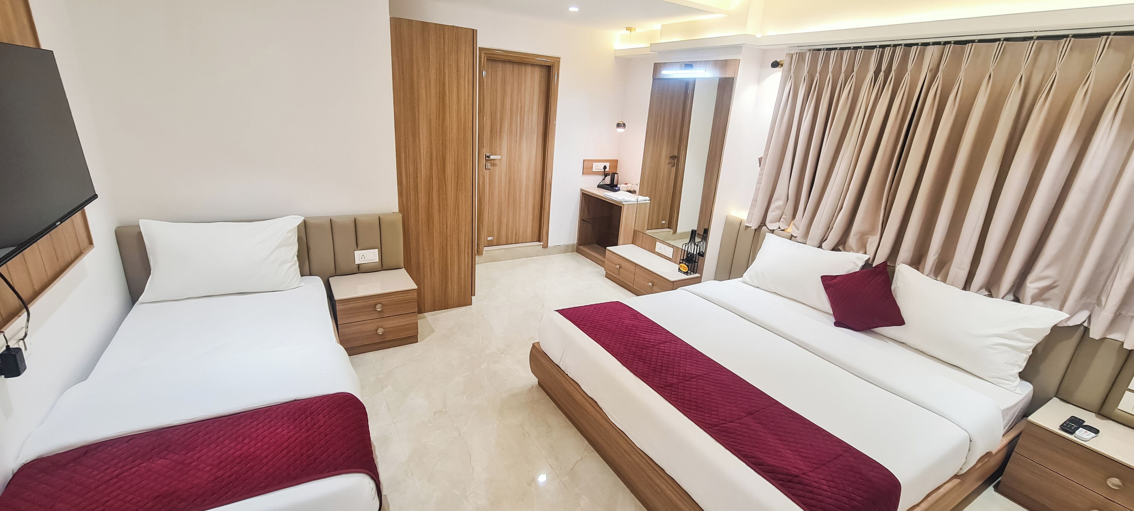 Foto - The Grand Murli Hotel, City Light Road, Surat