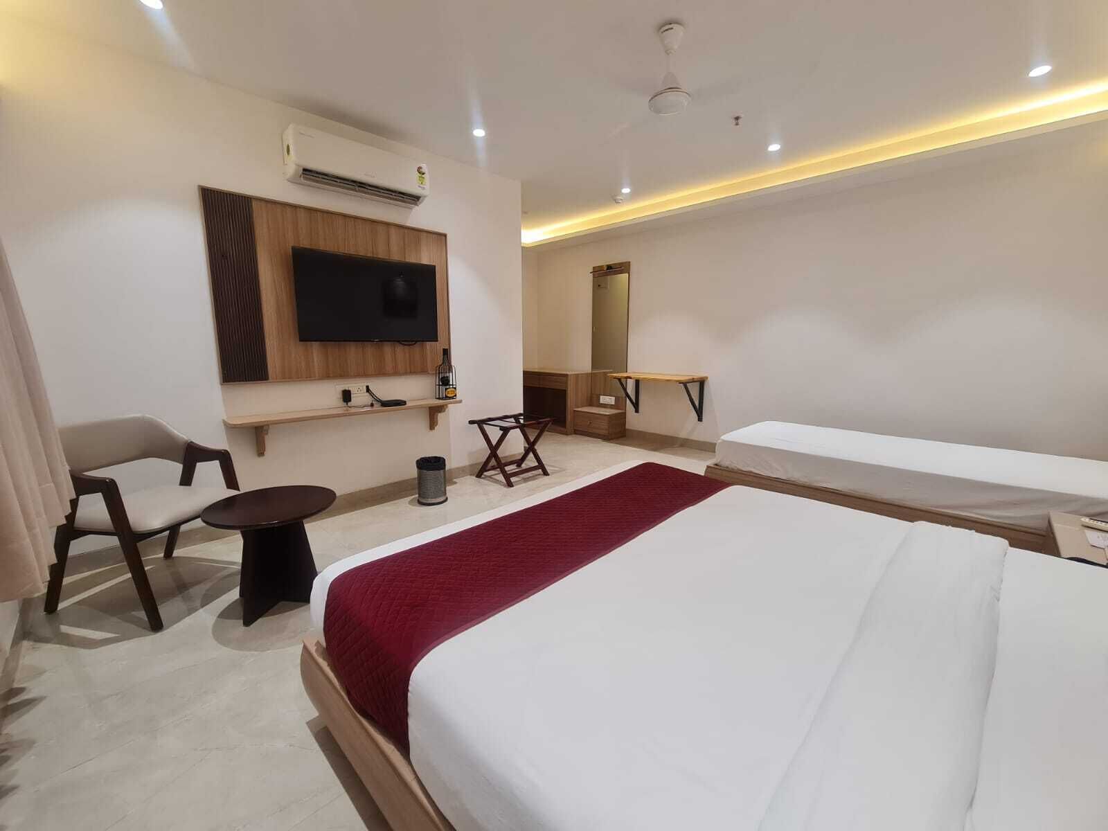 Foto - The Grand Murli Hotel, City Light Road, Surat