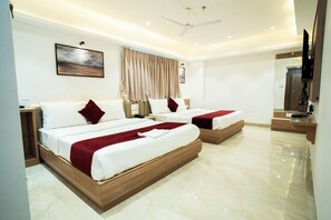 Family Room | Blackout curtains, iron/ironing board, free WiFi, bed sheets