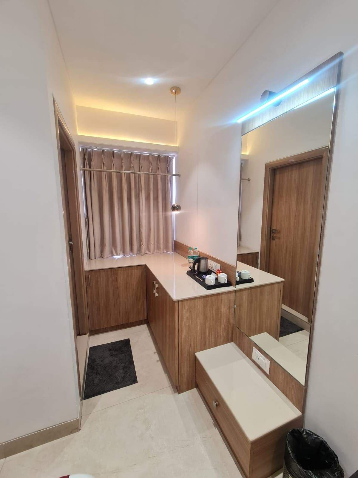 Habitación superior | Cortinas opacas, tabla de planchar con plancha, wifi gratis