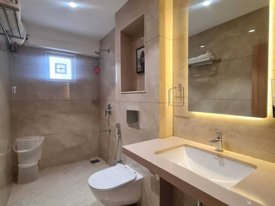 Cortinas blackout, tabla de planchar con plancha y wifi gratis