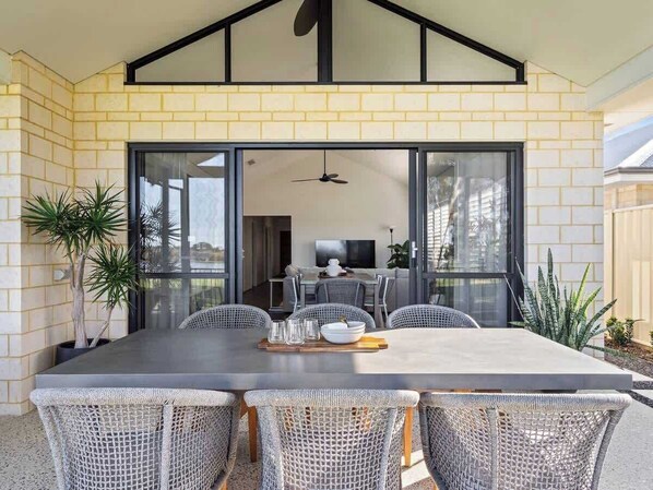 Outdoor dining
