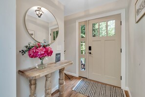 Interior - Mitten Pines Cabin | Hot Tub | Fire Pit | Games (Conway)