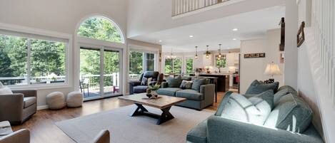 TV, fireplace, offices