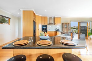 Kühlschrank, Ofen, Herdplatte, Geschirrspüler