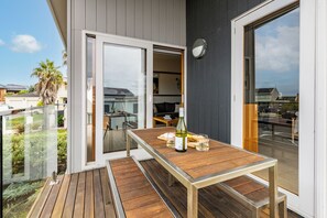Outdoor dining - Ocean Views | Spacious House | Pet Friendly (Ocean Grove)