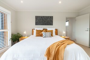 4 Schlafzimmer, Bügeleisen/Bügelbrett, kostenloses WLAN, Bettwäsche