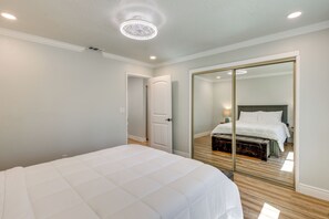 2 chambres, fer et planche à repasser, accès Internet, draps fournis