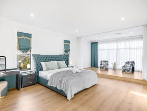 5 habitaciones, escritorio, wifi y ropa de cama 
