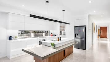 Fridge, oven, dishwasher, toaster