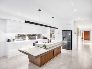 Kühlschrank, Ofen, Geschirrspüler, Toaster