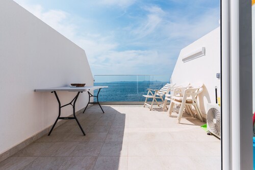 WELCS APARTAMENTO 181 EMP con vistas al mar