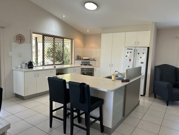 Private kitchen - MANDALA Peaceful Country Retreat at Delaneys Creek near Woodford (Delaneys Creek)