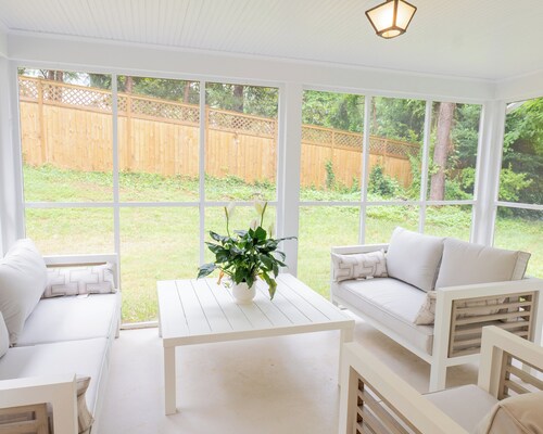 Luxury house 3 mins from UVA - Close to JPJ Arena