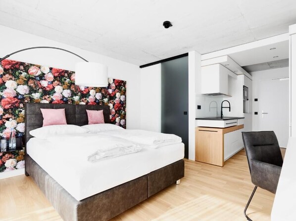 Skrivbord, arbetsyta för laptop, gratis wi-fi och sängkläder