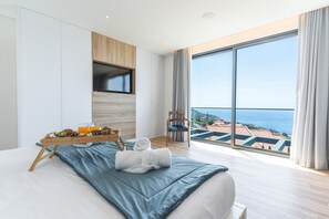 6 bedrooms, iron/ironing board, free WiFi, bed sheets
