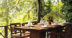 Outdoor dining - Villa Leona Ubud (Ubud)