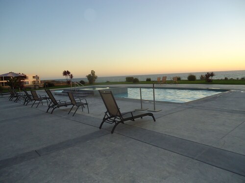 Beautiful 3 bedroom house 4 bathroom  front beach Playas de Rosarito with WiFi