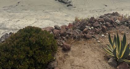 Beautiful 3 bedroom house 4 bathroom  front beach Playas de Rosarito with WiFi