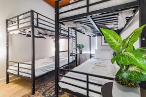 8 bedrooms, desk, free WiFi, bed sheets