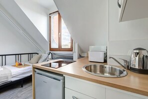 Micro-ondes, cafetière/bouilloire