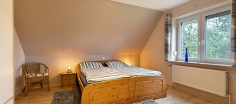 Apartment 'Meisennest' with Private Terrace, Shared Garden and Wi-Fi