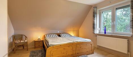 1 bedroom, free WiFi, bed sheets