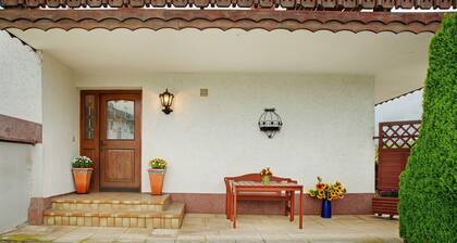 Landhaus Strell mit Garten und Terrasse