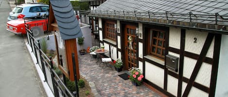 تناول الطعام بالخارج