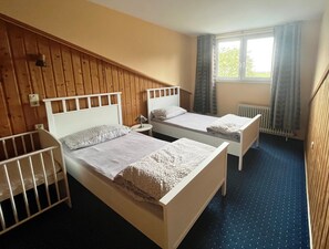 2 bedrooms, iron/ironing board, free WiFi, bed sheets - Apartment '2001' with Private Terrace, Garden and Wi-Fi (Wesselburenerkoog)