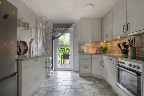 Ferienhaus 'Hus An Diek' mit Garten und Wi-Fi