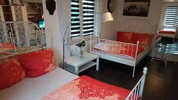 5 Schlafzimmer, Bügeleisen/Bügelbrett, kostenloses WLAN, Bettwäsche