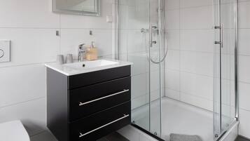 Dusch, hårtork och handdukar