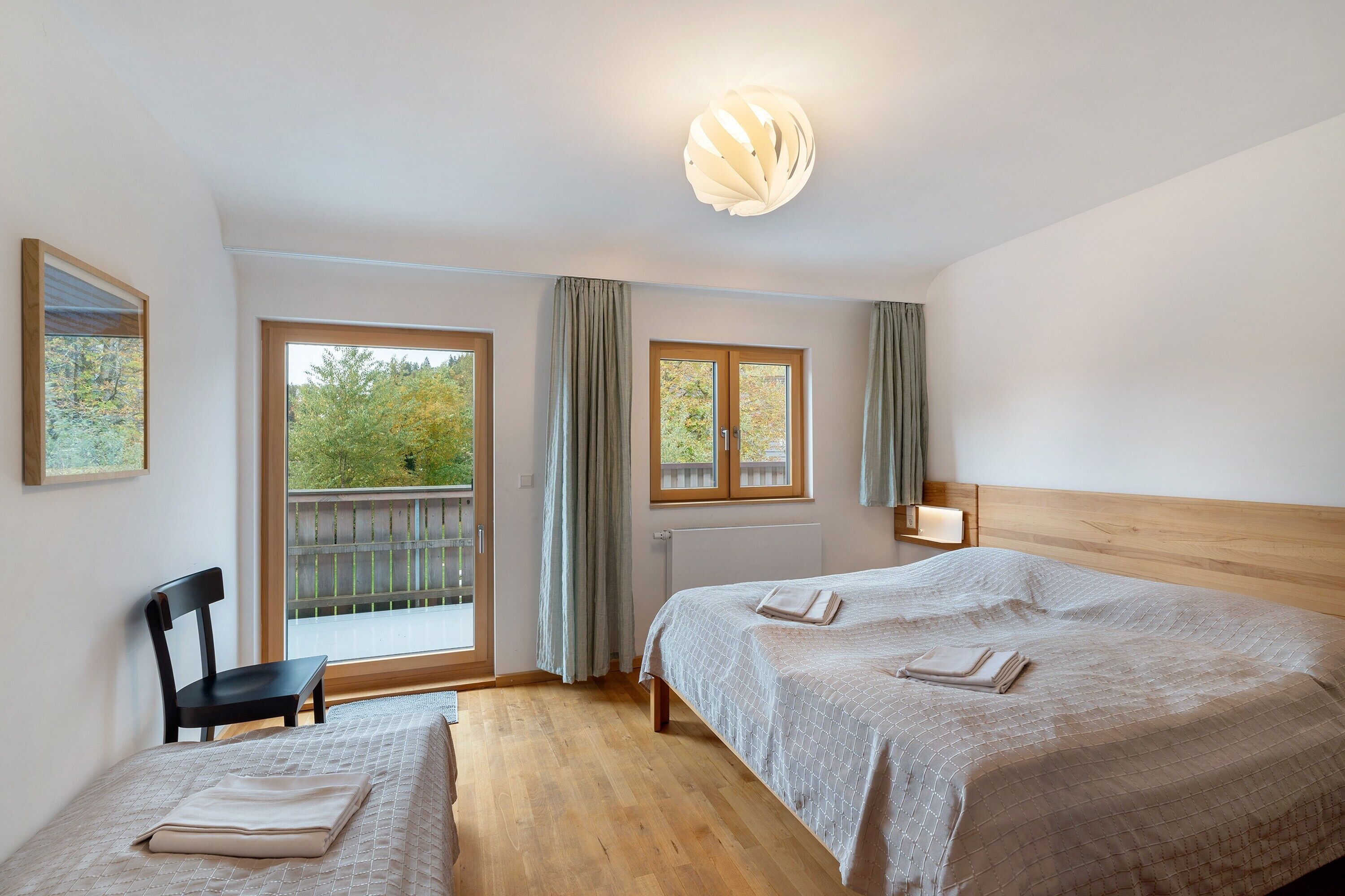 9 bedrooms, free WiFi, bed sheets